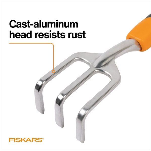 Fiskars Ergo Cultivator for Digging, Aerating Soil, and Weeding, Heavy Duty Garden Tool with Hanging Hole - Image 4