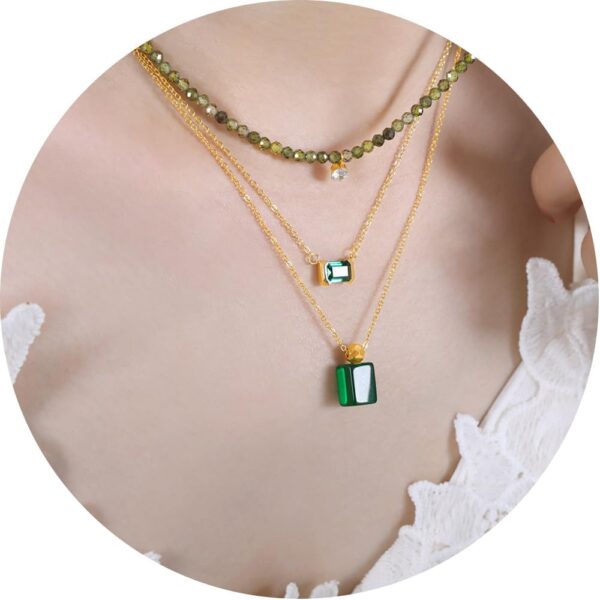 Elegant Inlaid Emerald Green Zircon Pendant Necklace For Women Simple And Fashionable Niche Personalized Clavicle Chain Titanium Steel Plated With 18k Gold Necklace - Image 6