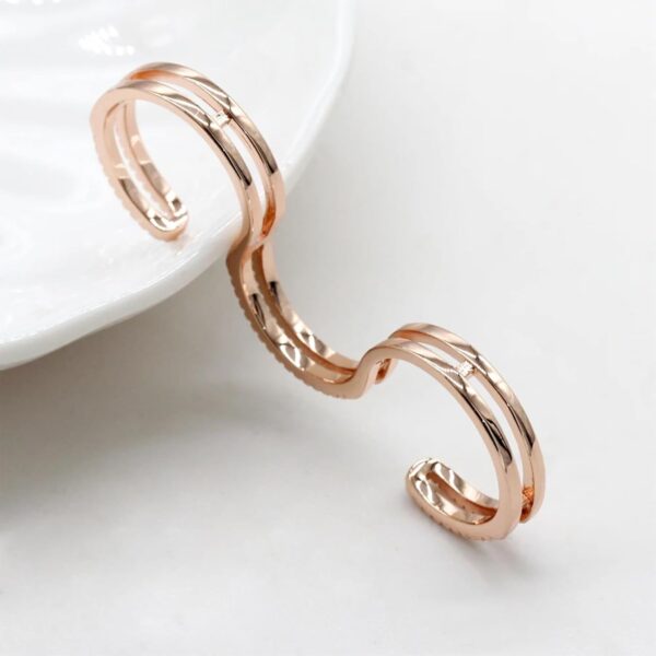 Exquisite micro-inlaid three-finger women's ring Adjustable size ring with AAA cubic zirconia classic women's finger ring, ins trendy and cool niche design, cool style, fashionable personality, light luxury tail ring - Image 2