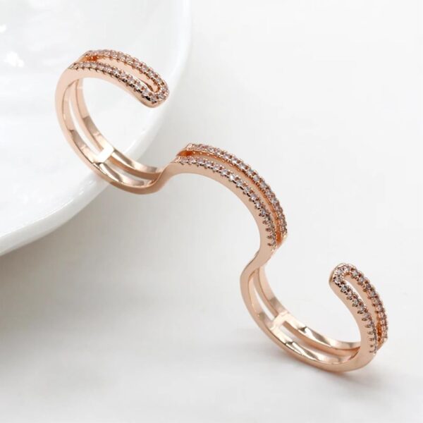 Exquisite micro-inlaid three-finger women's ring Adjustable size ring with AAA cubic zirconia classic women's finger ring, ins trendy and cool niche design, cool style, fashionable personality, light luxury tail ring - Image 5
