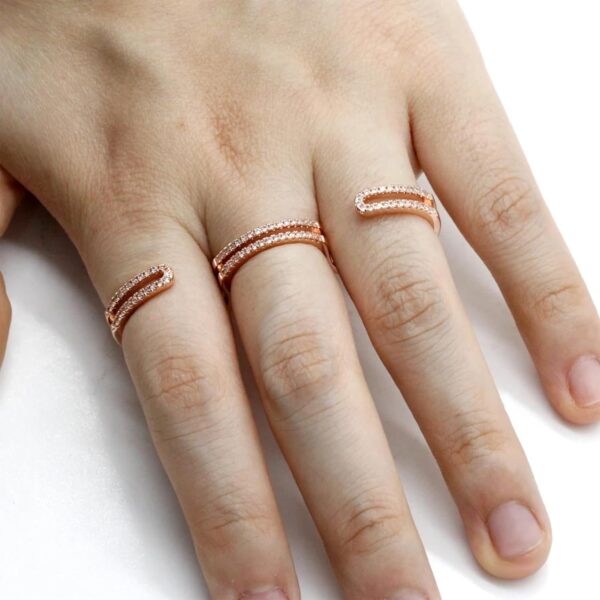 Exquisite micro-inlaid three-finger women's ring Adjustable size ring with AAA cubic zirconia classic women's finger ring, ins trendy and cool niche design, cool style, fashionable personality, light luxury tail ring - Image 4