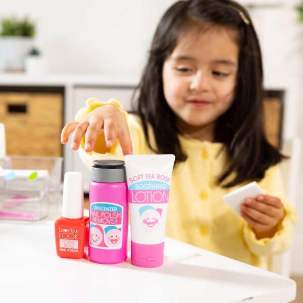 Melissa & Doug Love Your Look Pretend Nail Care Play Set – 20 Pieces for Mess-Free Play Mani-Pedis (DOES NOT CONTAIN REAL COSMETICS) , Pink - Image 8