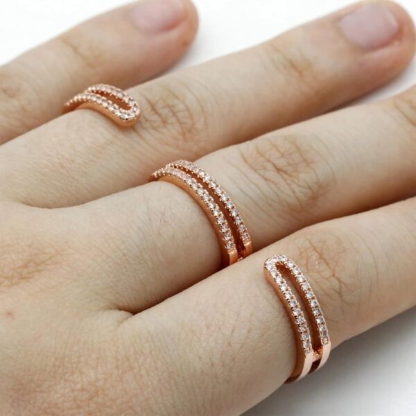 Exquisite micro-inlaid three-finger women's ring Adjustable size ring with AAA cubic zirconia classic women's finger ring, ins trendy and cool niche design, cool style, fashionable personality, light luxury tail ring - Image 3